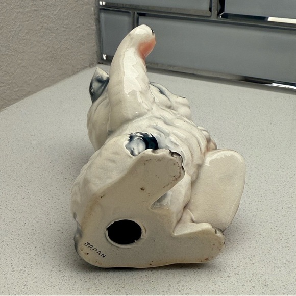 Vintage Cat Kitten Figurine Waving Holding a Shoe 1940s 1950s Made in Japan - Picture 6 of 8